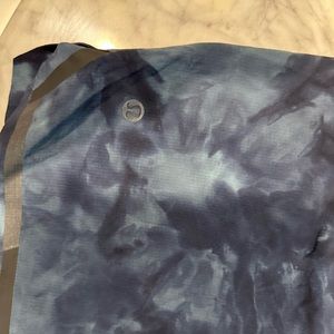 Lululemon men’s small shorts with built in liner